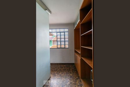 Casa de condomínio à venda com 138m², 3 quartos e 2 vagas Casa de condomínio à venda com 138m², 3 quartos e 2 vagasCloset da suíte