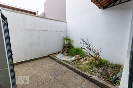 Casa de condomínio à venda com 138m², 3 quartos e 2 vagas Casa de condomínio à venda com 138m², 3 quartos e 2 vagasÁrea Externa