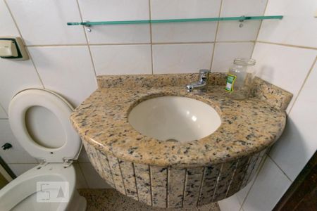 Casa de condomínio à venda com 138m², 3 quartos e 2 vagas Casa de condomínio à venda com 138m², 3 quartos e 2 vagasBanheiro