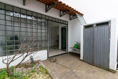 Casa de condomínio à venda com 138m², 3 quartos e 2 vagas Casa de condomínio à venda com 138m², 3 quartos e 2 vagasÁrea Externa