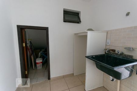 Casa de condomínio à venda com 138m², 3 quartos e 2 vagas Casa de condomínio à venda com 138m², 3 quartos e 2 vagasDetalhe da area de serviço