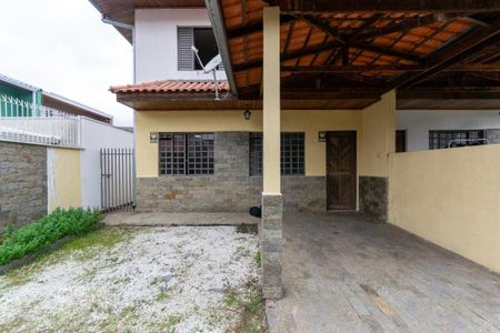 Casa de condomínio à venda com 138m², 3 quartos e 2 vagas Casa de condomínio à venda com 138m², 3 quartos e 2 vagasFachada