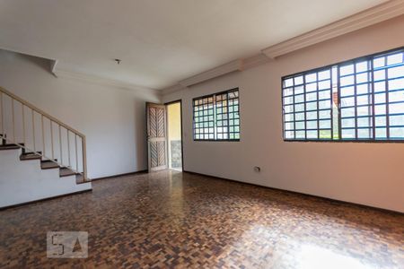 Casa de condomínio à venda com 138m², 3 quartos e 2 vagas Casa de condomínio à venda com 138m², 3 quartos e 2 vagasSala