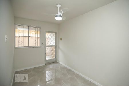 Sala de apartamento à venda com 2 quartos, 60m² em Piedade, Rio de Janeiro