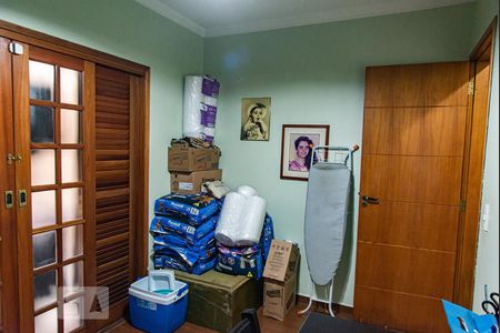 Casa à venda com 313m², 4 quartos e 8 vagasQuarto 2