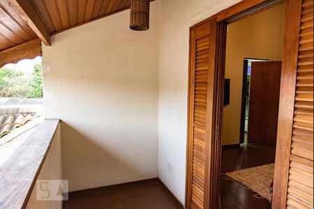 Casa à venda com 313m², 4 quartos e 8 vagasVaranda da suíte
