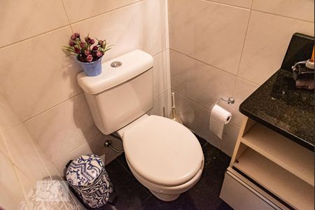 Casa à venda com 313m², 4 quartos e 8 vagasLavabo