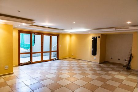 Casa à venda com 313m², 4 quartos e 8 vagasSalão de festas
