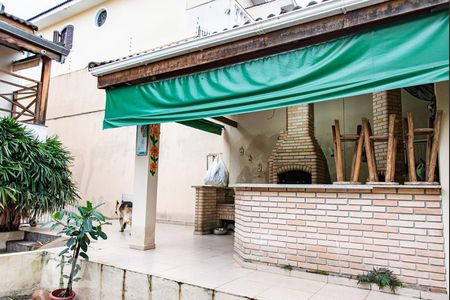 Casa à venda com 313m², 4 quartos e 8 vagasChurrasqueira