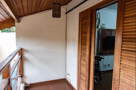 Casa à venda com 313m², 4 quartos e 8 vagasVaranda do quarto 1