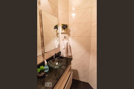Casa à venda com 313m², 4 quartos e 8 vagasLavabo