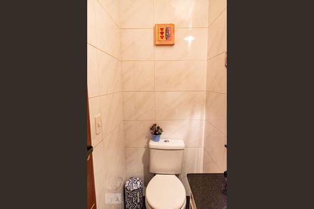 Casa à venda com 313m², 4 quartos e 8 vagasLavabo