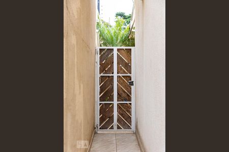 Casa à venda com 313m², 4 quartos e 8 vagasPorta lateral