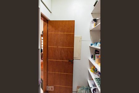 Casa à venda com 313m², 4 quartos e 8 vagasDespensa
