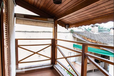 Casa à venda com 313m², 4 quartos e 8 vagasVaranda do quarto 1