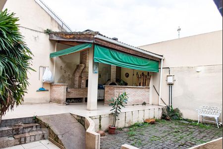 Casa à venda com 313m², 4 quartos e 8 vagasChurrasqueira
