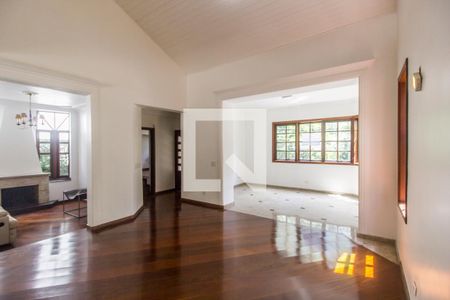 Sala de TV de casa de condomínio para alugar com 3 quartos, 310m² em Alphaville, Santana de Parnaíba