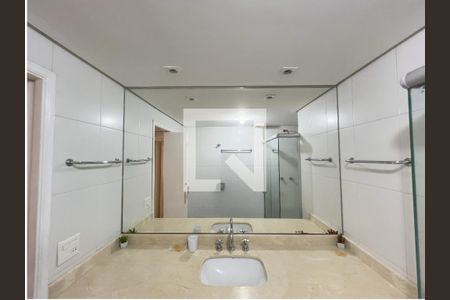 Banheiro 1, Pia e espelho  de apartamento para alugar com 3 quartos, 98m² em Vila Nova Conceição, São Paulo