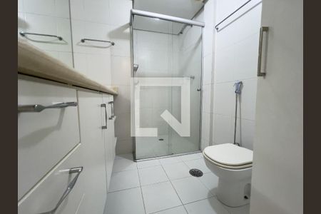 Banheiro 1, panorâmica  de apartamento para alugar com 3 quartos, 98m² em Vila Nova Conceição, São Paulo
