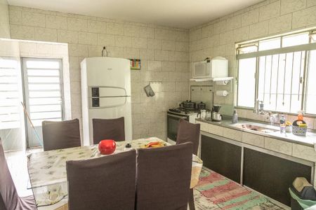 Casa à venda com 122m², 6 quartos e 1 vaga Casa à venda com 122m², 6 quartos e 1 vagaCasa 3 - Cozinha