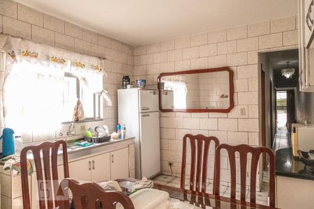 Casa à venda com 122m², 6 quartos e 1 vaga Casa à venda com 122m², 6 quartos e 1 vagaCasa 1 - Cozinha