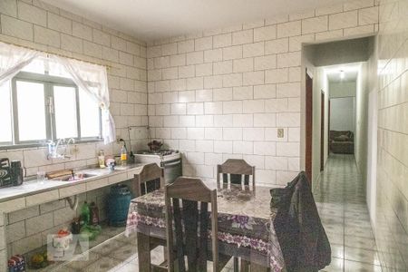 Casa à venda com 122m², 6 quartos e 1 vaga Casa à venda com 122m², 6 quartos e 1 vagaCasa 2 - Cozinha