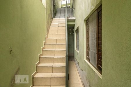 Casa à venda com 122m², 6 quartos e 1 vaga Casa à venda com 122m², 6 quartos e 1 vagaCasa 3 - Escada