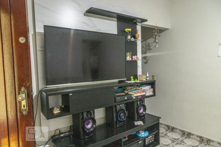 Casa 3 - Sala de casa à venda com 6 quartos, 122m² em Cidade Antônio Estevão de Carvalho, São Paulo