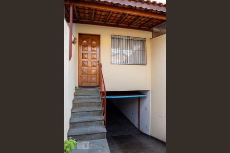 Casa à venda com 102m², 2 quartos e 4 vagasFachada