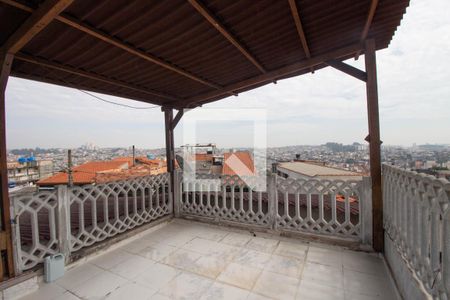 Casa à venda com 300m², 3 quartos e 2 vagas Casa à venda com 300m², 3 quartos e 2 vagasTerraço