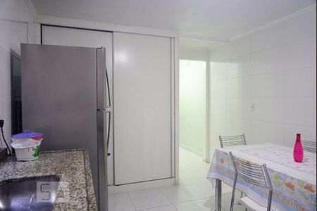 Casa à venda com 125m², 3 quartos e 2 vagasCozinha