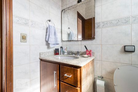 Casa à venda com 245m², 3 quartos e 2 vagasBanheiro da Suíte 1