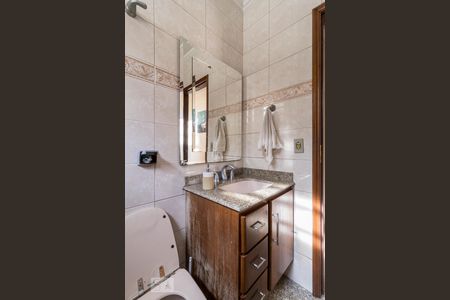 Casa à venda com 245m², 3 quartos e 2 vagasLavabo