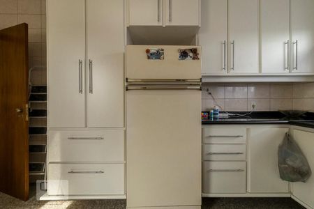 Casa à venda com 245m², 3 quartos e 2 vagasCozinha