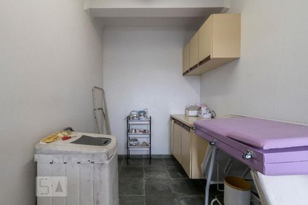 Casa à venda com 245m², 3 quartos e 2 vagasÁrea de Serviço