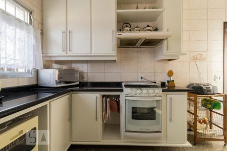 Casa à venda com 245m², 3 quartos e 2 vagasCozinha