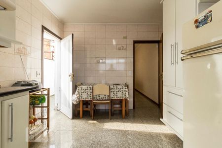 Casa à venda com 245m², 3 quartos e 2 vagasCozinha