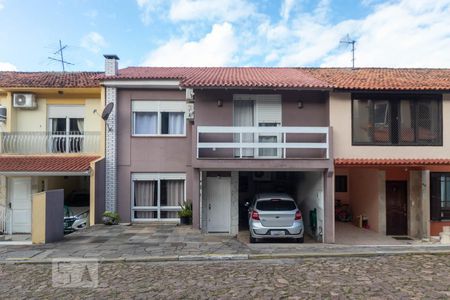 Casa de condomínio à venda com 250m², 4 quartos e 2 vagas Casa de condomínio à venda com 250m², 4 quartos e 2 vagasFachada da Casa