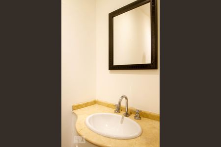 Lavabo de apartamento para alugar com 2 quartos, 80m² em Copacabana, Rio de Janeiro