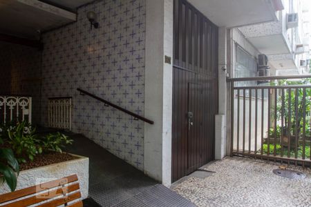 Apartamento para alugar com 80m², 2 quartos e 1 vagaEntrada do Prédio