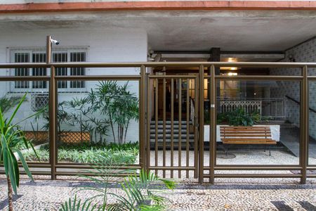 Apartamento para alugar com 80m², 2 quartos e 1 vagaFachada e portaria