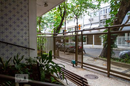 Apartamento para alugar com 80m², 2 quartos e 1 vagaHall social