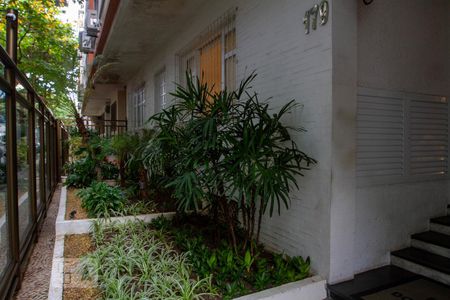 Apartamento para alugar com 80m², 2 quartos e 1 vagaEntrada do Prédio