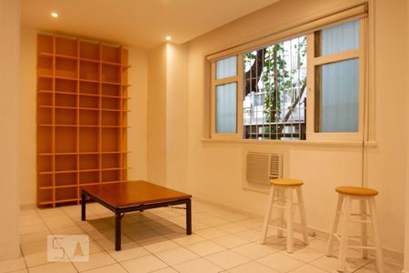 Sala de apartamento para alugar com 2 quartos, 80m² em Copacabana, Rio de Janeiro
