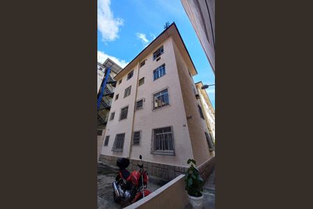 Apartamento para alugar com 100m², 3 quartos e sem vaga Apartamento para alugar com 100m², 3 quartos e sem vagaFachada