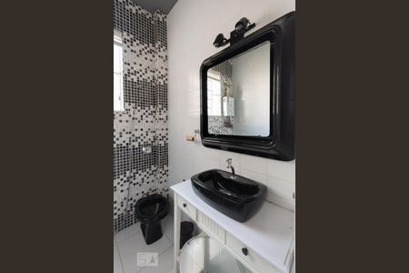 Apartamento para alugar com 100m², 3 quartos e sem vagaBanheiro