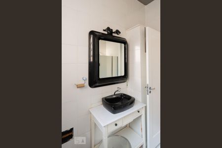 Apartamento para alugar com 100m², 3 quartos e sem vagaBanheiro