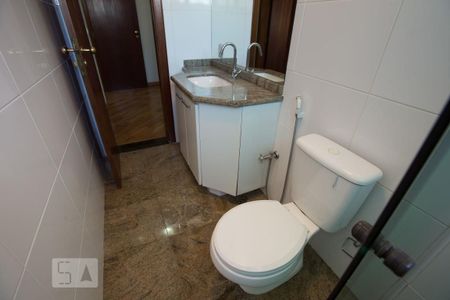 Apartamento para alugar com 202m², 4 quartos e 3 vagasBanheiro social