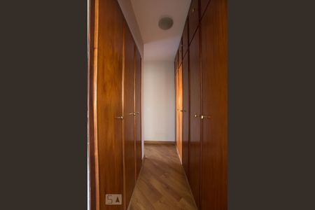 Apartamento para alugar com 202m², 4 quartos e 3 vagasSuíte 2 - armários