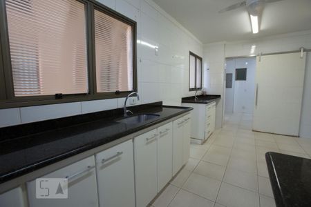 Apartamento para alugar com 202m², 4 quartos e 3 vagasCozinha